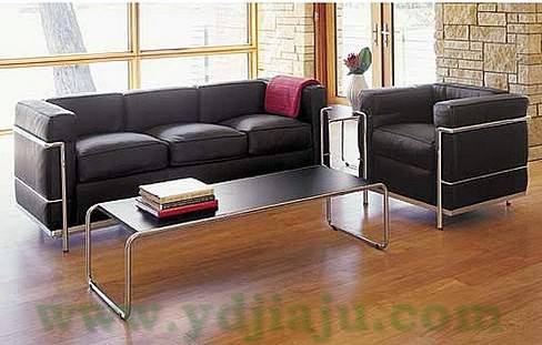 【不锈钢真皮家具】柯布西耶真皮沙发 Le Corbusier Sofa 场景图片2