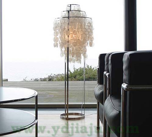 【不锈钢真皮家具】柯布西耶真皮沙发 Le Corbusier Sofa 场景图片3