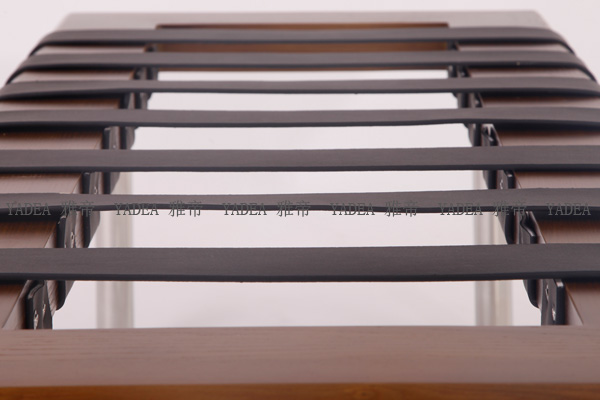 巴塞罗那凳子(Barcelona Bench)