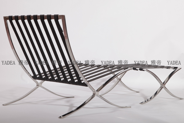 黑色巴塞罗那椅(Barcelona Chai in Black Leather)