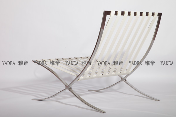 白色巴塞罗那椅(Barcelona Chair in red leather)