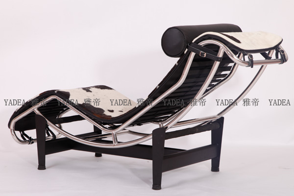 黑白棕奶牛皮柯布西耶躺椅