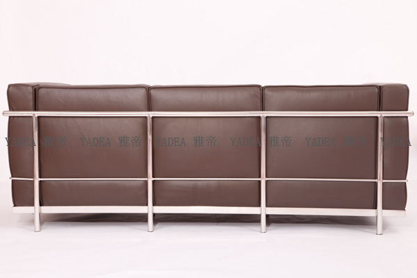 背面图 柯布西耶沙发