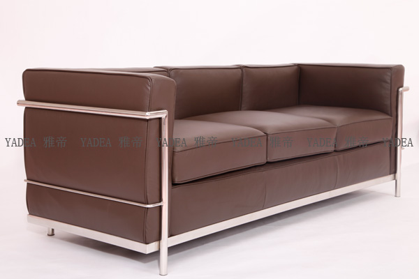 侧面图 柯布西耶沙发