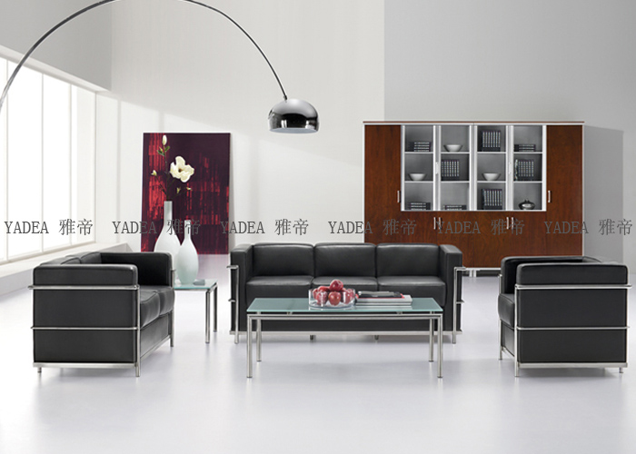 真皮LC2柯布西耶沙发(Le Corbusier Sofa)