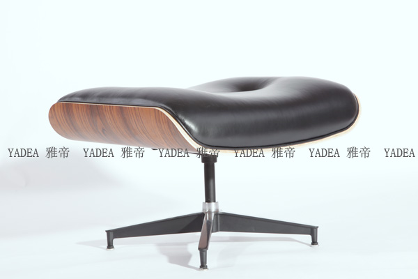 酸枝木贴皮的伊姆斯休闲椅(Palisander Eames Lounge Chair)