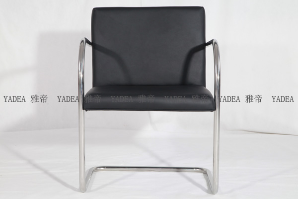 简约椅子:新版布尔诺椅