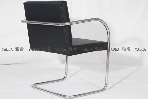 简约椅子：新版布尔诺椅