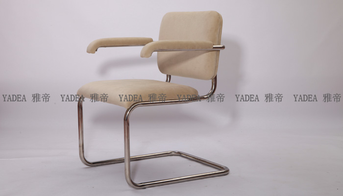 时尚沙发凳子：Cesca Chair