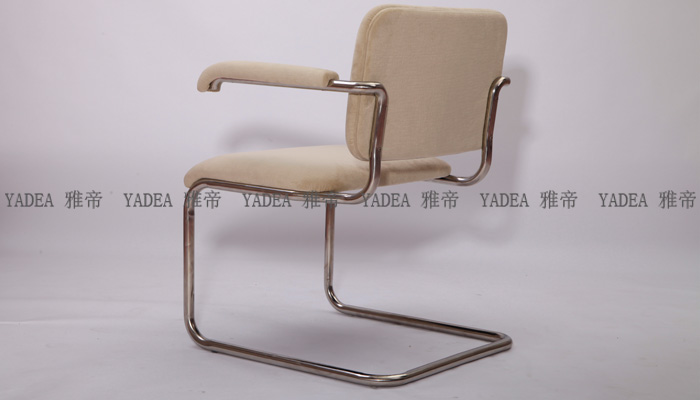 时尚沙发凳子:Cesca Chair