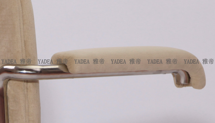 时尚沙发凳子:Cesca Chair