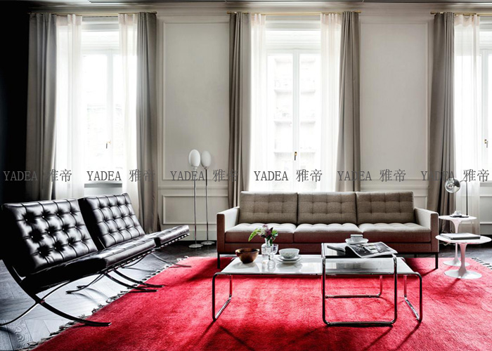 黑色巴塞罗那椅(Barcelona Chai in Black Leather)