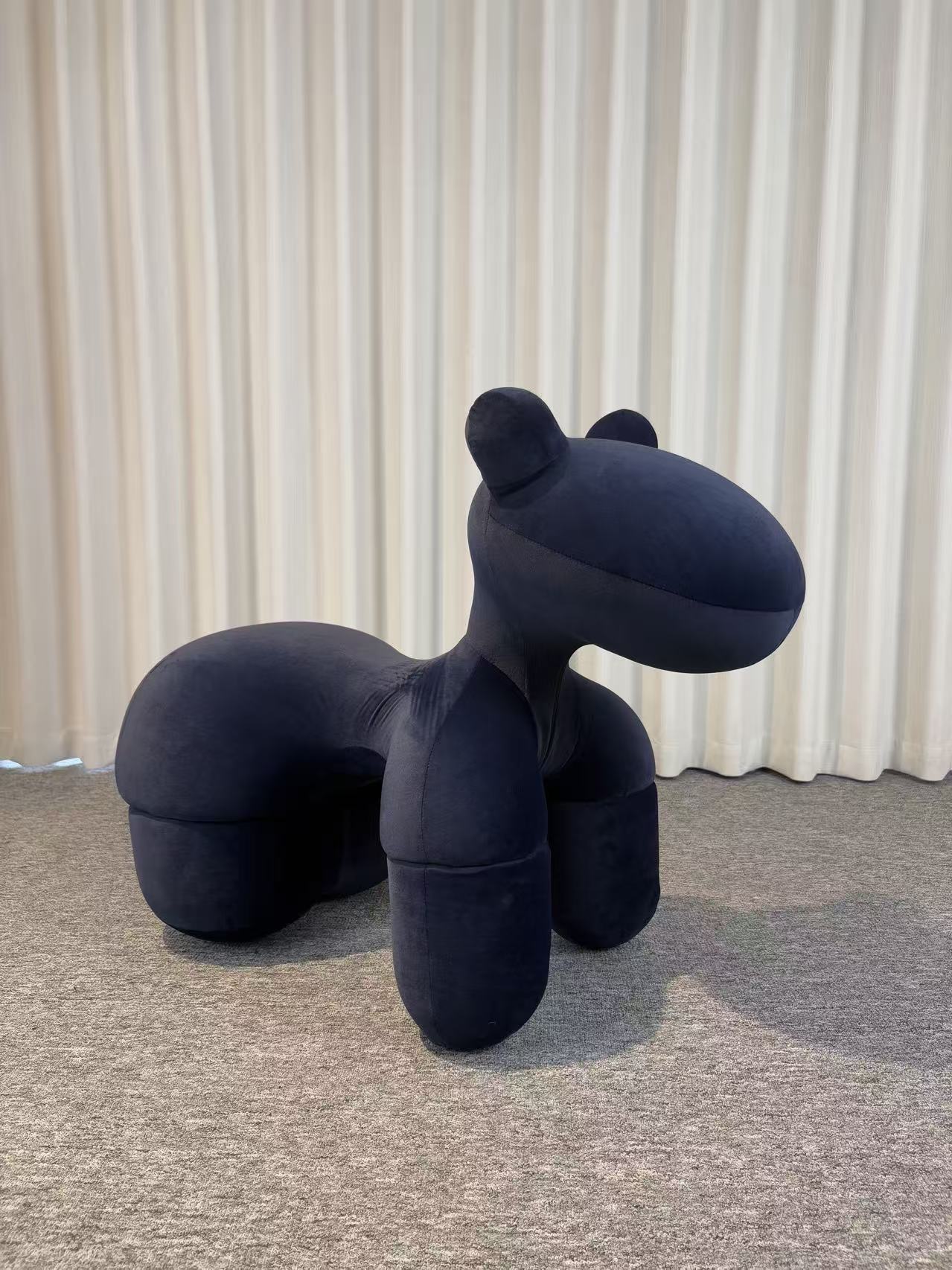 小马椅（Pony Chair）