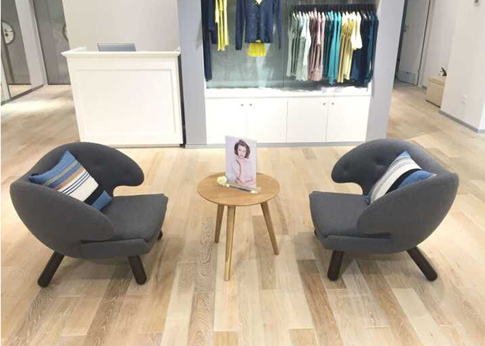 鹈鹕椅(Pelican Chair)