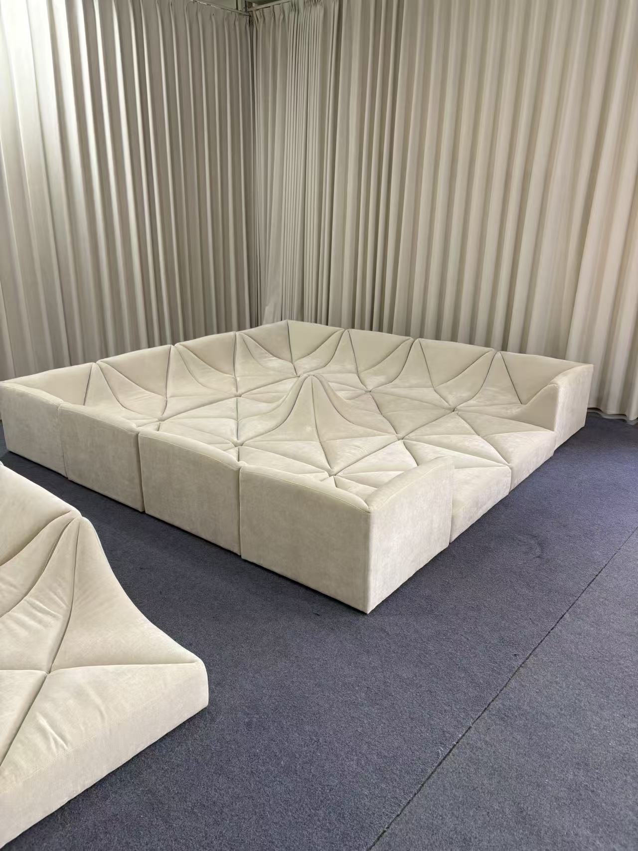 沙丘沙发（Dune Sofa）