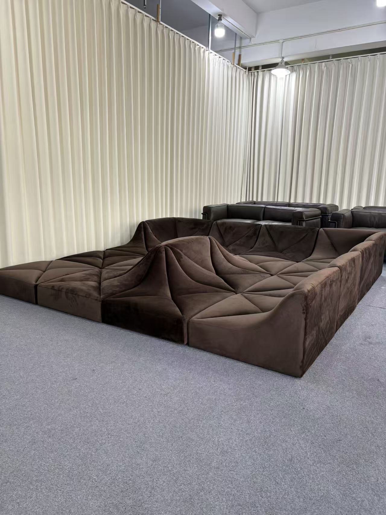 沙丘沙发（Dune Sofa）