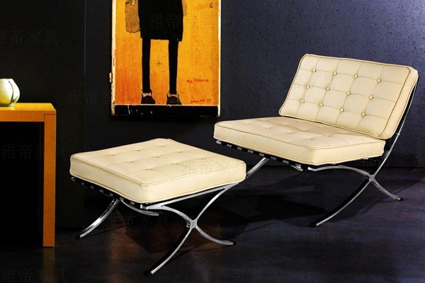 意皮巴塞罗那椅(Barcelona Chair In Italian Leather)