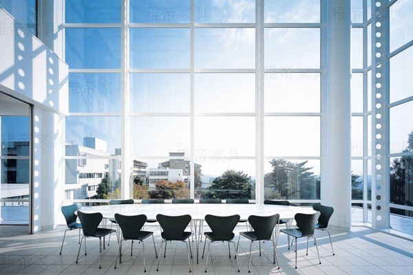 椭圆型餐桌(Elliptical Dining Table)