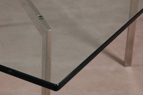 巴塞罗那咖啡桌(Barcelona Coffee Table)