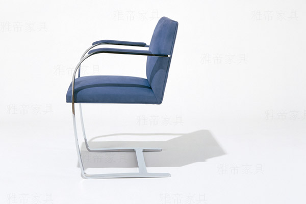布尔诺椅子(Brno Chair）