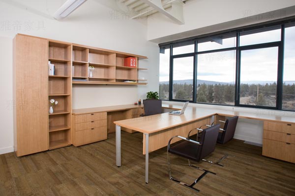 布尔诺椅子(Brno Chair)