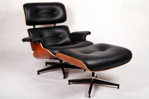伊姆斯休闲椅（Eames Lounge Chair）