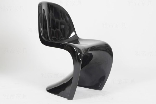 番顿餐椅(Panton Chair)
