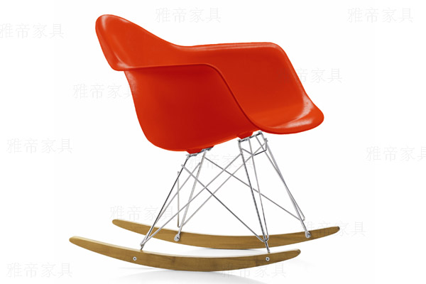 伊姆斯摇椅（Eames rock Chair）