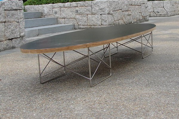 伊姆斯椭圆形桌子(Elipse Table)