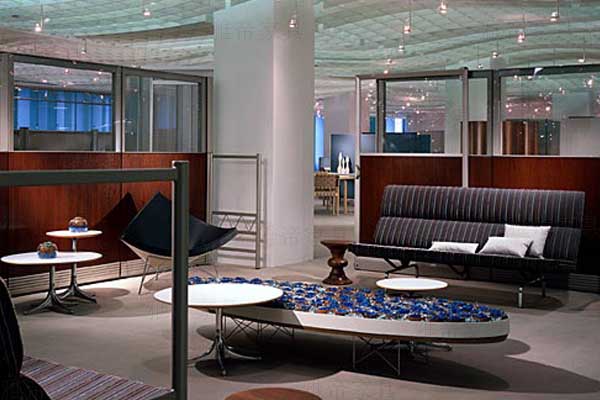 伊姆斯椭圆形桌子(Elipse Table)