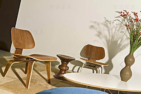 伊姆斯椭圆形桌子(Elipse Table)