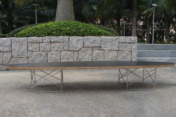 伊姆斯椭圆形桌子(Elipse Table)