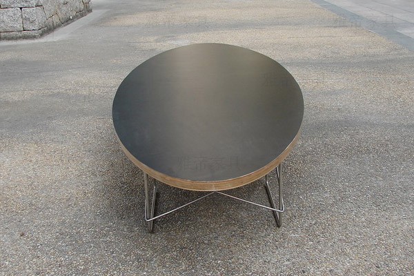 伊姆斯椭圆形桌子(Elipse Table)