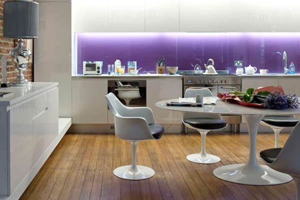 沙里宁郁金香餐桌(Saarinen Tulip Oval Dining Table)