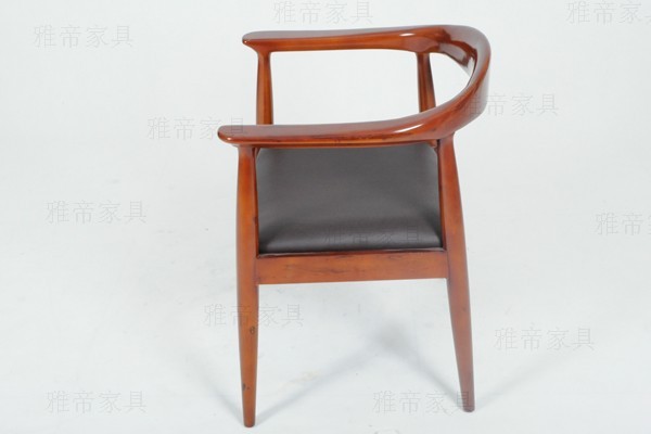 韦格纳实木扶手椅（Juliana Armchair）