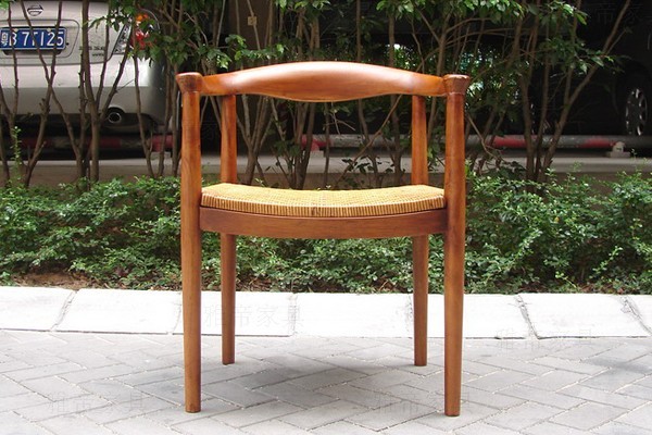 韦格纳实木扶手椅（Juliana Armchair）