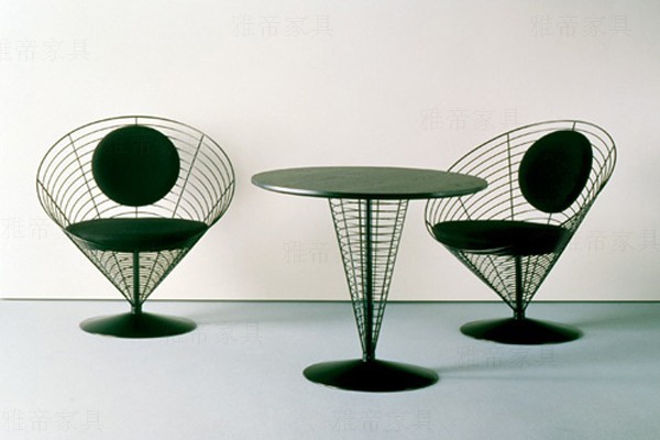椎形铁线椅(Wire Cone Chair)
