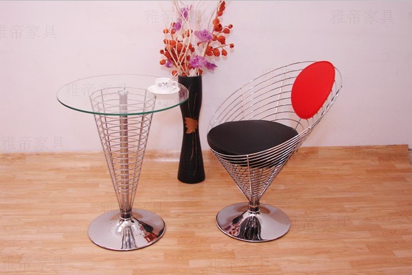 椎形铁线椅(Wire Cone Chair)