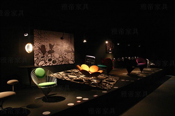 椎形铁线椅(Wire Cone Chair)