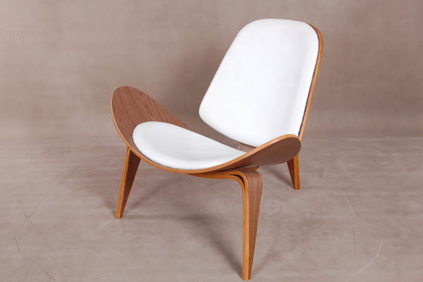 Wegner shell chair(三脚休闲椅) Wegner shell chair(三脚休闲椅)