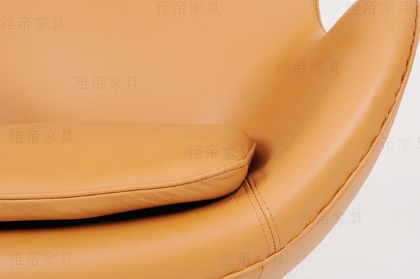 意大利皮蛋椅（Egg Chair In Black Italian Leather）