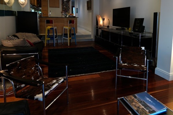 柯布西耶设计的扶手工艺椅 LC1 Sling Chair