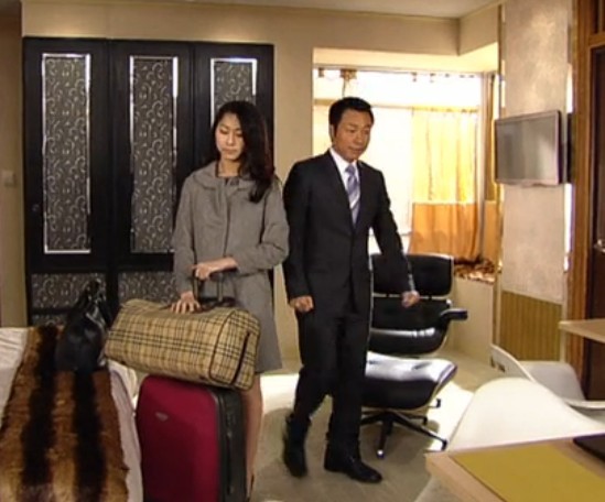 《法证先锋》出现的伊姆斯休闲椅 Eames Lounge Chair 5