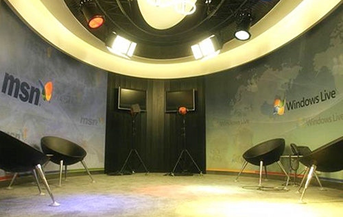 外企办公室装修和腾讯公司办公室装修比较