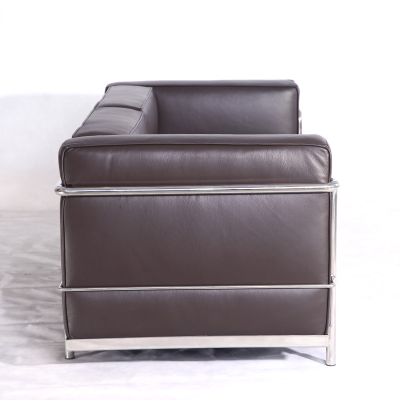 LC3双人位真皮沙发